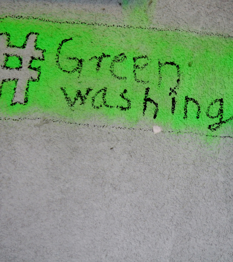 Greenwashing vs Greenhushing